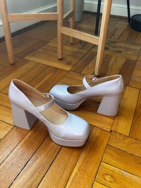 Urban Outfitters Lavender Patent Leather Platform Mary Jane Heels
